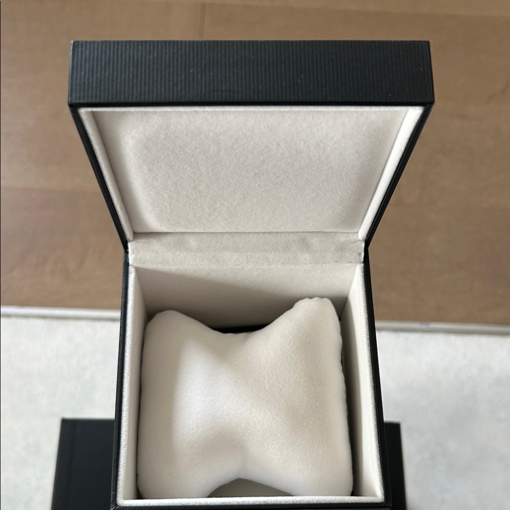 10 Gucci empty Boxes. In Perfect Condition. - Picture 2 of 14